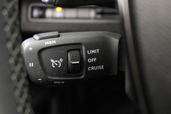 Peugeot 5008 1.2 PureTech Allure |Camera|Navi|