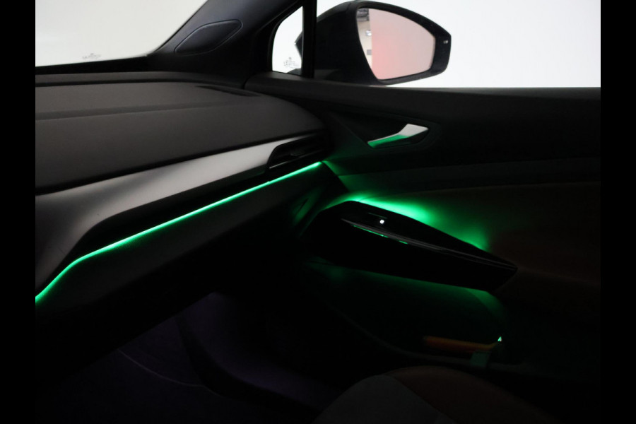 Volkswagen ID.4 FIRST 77 kWh 1st + 20 INCH LMV | TREKHAAK | CAMERA | SFEERVERLICHTING | ADAPTIVE CRUISE | STOELVERW.