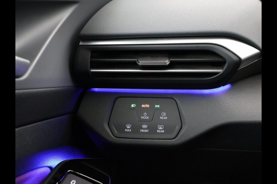 Volkswagen ID.4 FIRST 77 kWh 1st + 20 INCH LMV | TREKHAAK | CAMERA | SFEERVERLICHTING | ADAPTIVE CRUISE | STOELVERW.