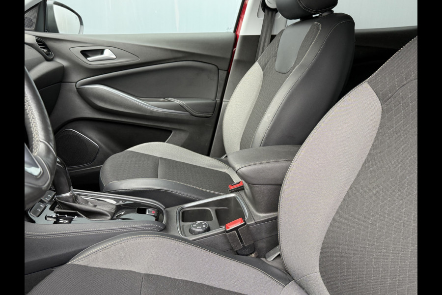 Opel Grandland X BWJ 2019 | 1.2T 131PK Bus Executive AUTOMAAT | TREKHAAK | CAMERA A | LEDER/STOF | NAVI | CLIMA | STOELVERW | CARPLAY | PRIVACY GLASS |