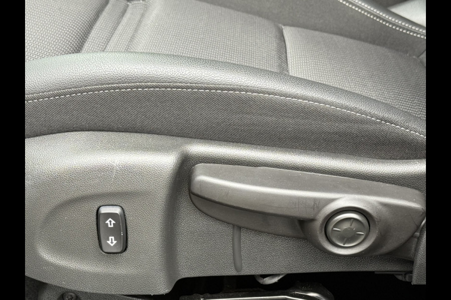 Opel Insignia Sports Tourer BWJ 2021 | 1.5CDTI 123PK Bus. Elegance | TREKHAAK | CAMERA A | NAVI | CLIMA | CARPLAY | PDC 2X | LEDER/STOF |