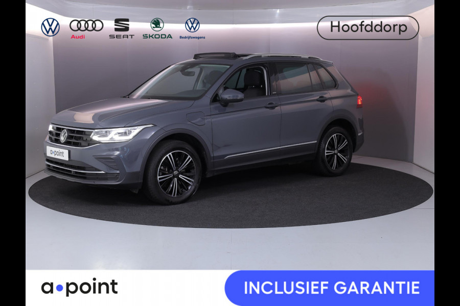 Volkswagen Tiguan 1.4 TSI eHybrid Life Active 245 pk Automaat (DSG) | Navigatie via App | Panoramadak | Trekhaak (wergklapbaar) Parkeersensoren | Stoelverwarming v/a |