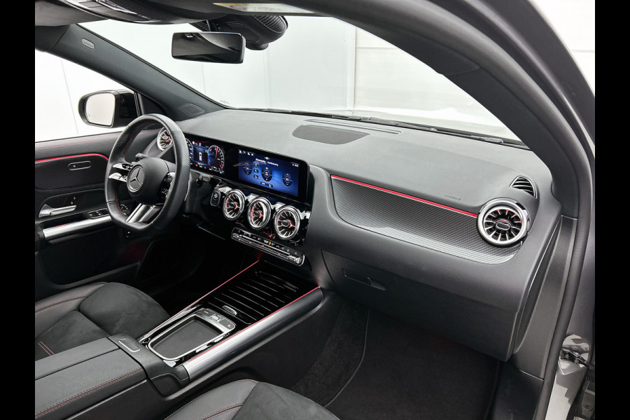 Mercedes-Benz GLA 250 e AMG Plug-In Hybride 5 spaaks lichtmetalen velgen | Navigatie | Parking support met camera | Inclusief 24 maanden MB Certified garantie voor Europa.