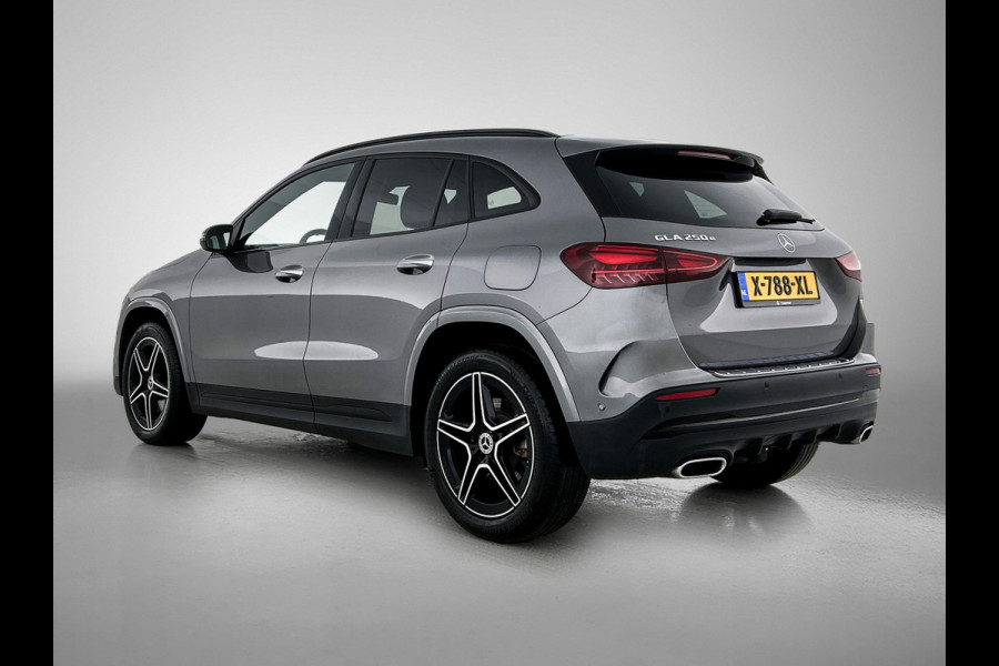 Mercedes-Benz GLA 250 e AMG Plug-In Hybride 5 spaaks lichtmetalen velgen | Navigatie | Parking support met camera | Inclusief 24 maanden MB Certified garantie voor Europa.