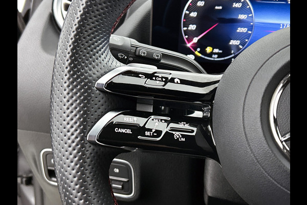 Mercedes-Benz GLA 250 e AMG Plug-In Hybride 5 spaaks lichtmetalen velgen | Navigatie | Parking support met camera | Inclusief 24 maanden MB Certified garantie voor Europa.