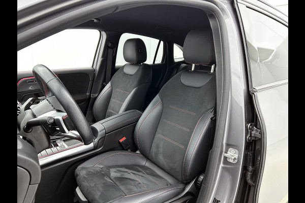 Mercedes-Benz GLA 250 e AMG Plug-In Hybride 5 spaaks lichtmetalen velgen | Navigatie | Parking support met camera | Inclusief 24 maanden MB Certified garantie voor Europa.