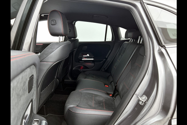 Mercedes-Benz GLA 250 e AMG Plug-In Hybride 5 spaaks lichtmetalen velgen | Navigatie | Parking support met camera | Inclusief 24 maanden MB Certified garantie voor Europa.