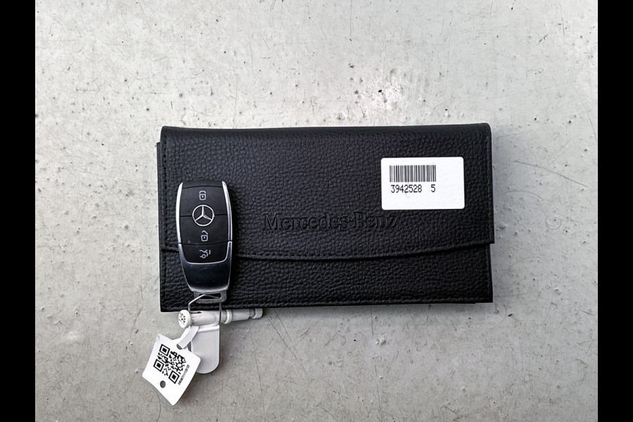 Mercedes-Benz GLA 250 e AMG Plug-In Hybride 5 spaaks lichtmetalen velgen | Navigatie | Parking support met camera | Inclusief 24 maanden MB Certified garantie voor Europa.