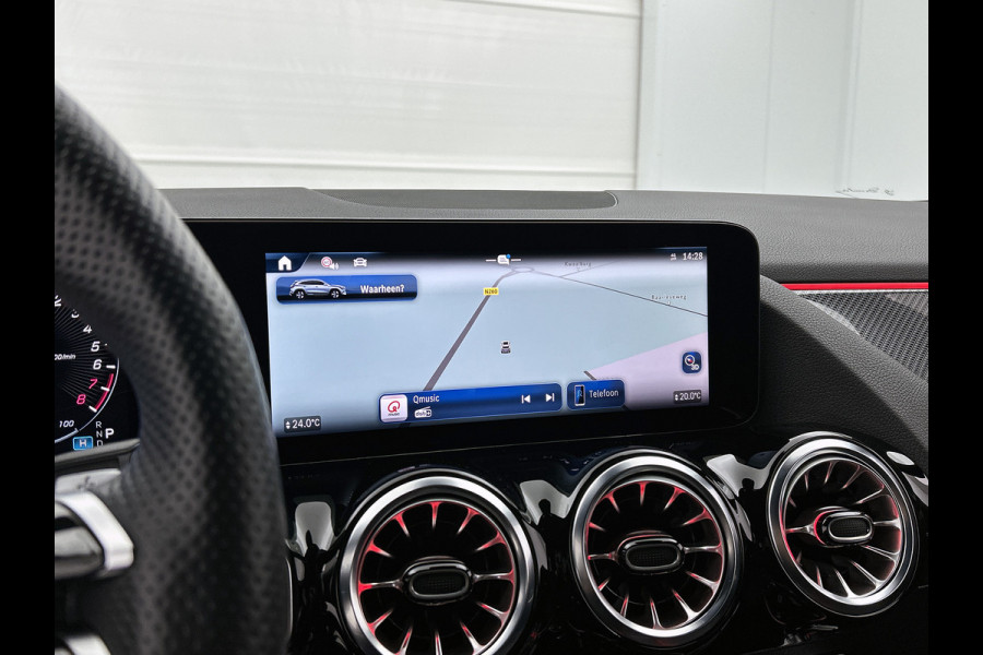 Mercedes-Benz GLA 250 e AMG Plug-In Hybride 5 spaaks lichtmetalen velgen | Navigatie | Parking support met camera | Inclusief 24 maanden MB Certified garantie voor Europa.