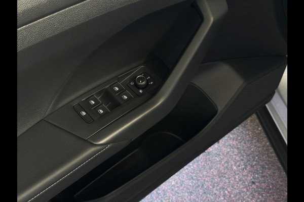 Volkswagen T-Cross ✅ NIEUWE AUTO ✅ TSI 115PK R-LINE EDITION KEYLESS TREKHAAK LED IQ CAMERA STOELVERW ✅2025✅ "Volkswagen rijden begint bij Topautos.nl – 75 topmodellen direct op voorraad!"