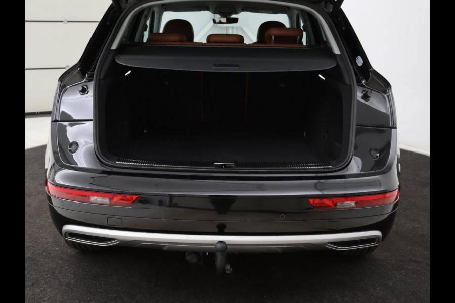 Audi Q5 2.0 TDI quattro Sport | Leder | Stoelverwarming | Trekhaak | Virtual Cockpit | Navigatie | Keyless | Xenon | Elektrische stoelen | Climate control | Parkeerhulp | Cruise control