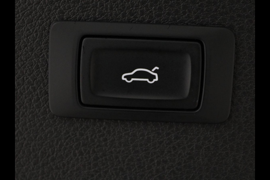 Audi Q5 2.0 TDI quattro Sport | Leder | Stoelverwarming | Trekhaak | Virtual Cockpit | Navigatie | Keyless | Xenon | Elektrische stoelen | Climate control | Parkeerhulp | Cruise control