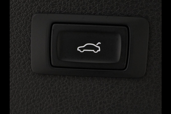 Audi Q5 2.0 TDI quattro Sport | Leder | Stoelverwarming | Trekhaak | Virtual Cockpit | Navigatie | Keyless | Xenon | Elektrische stoelen | Climate control | Parkeerhulp | Cruise control