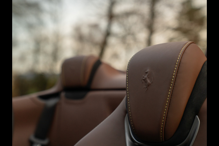 Ferrari Roma Spider 3.9 V8 | Verde British | Pass. display | Carbon stuur