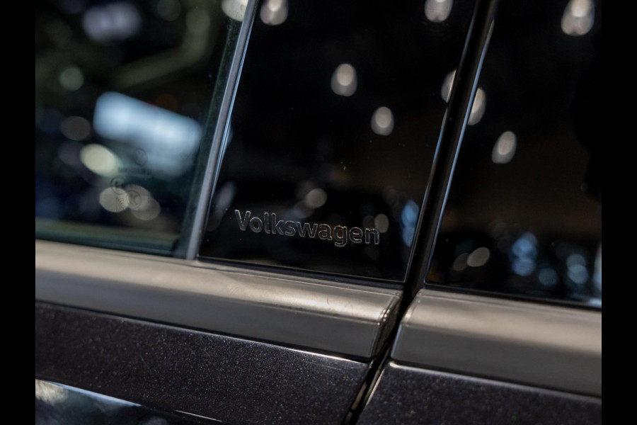 Volkswagen T-Roc 1.0 TSI Style Business / 110pk / Achteruitrij camera / Virtual cockpit /