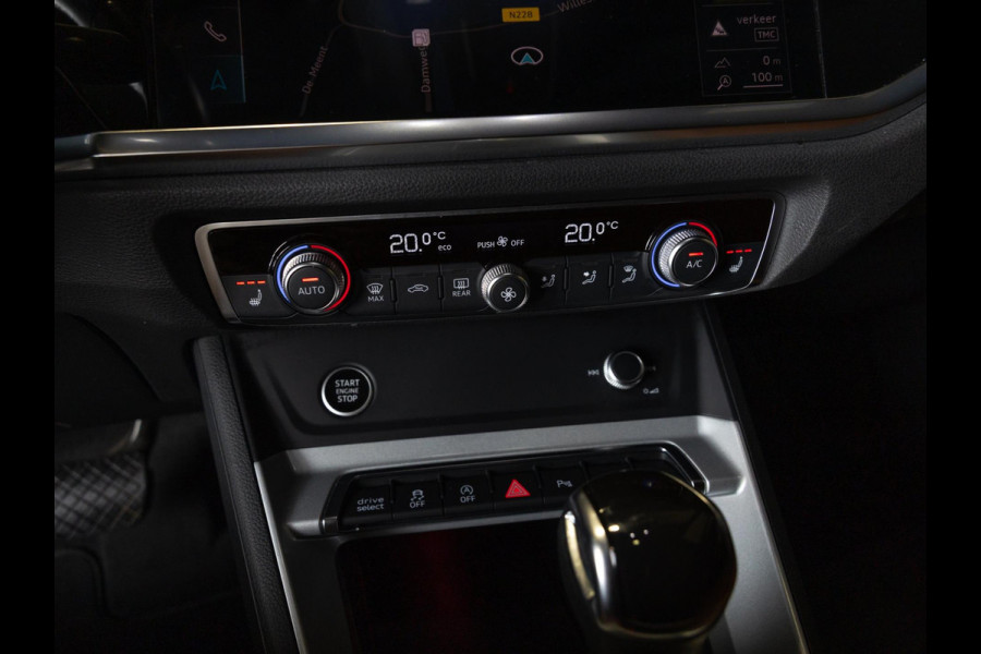 Audi Q3 Sportback 35 TFSI Business Edition / 150pk / Panorama dak / Keyless / Rondomzicht camera /