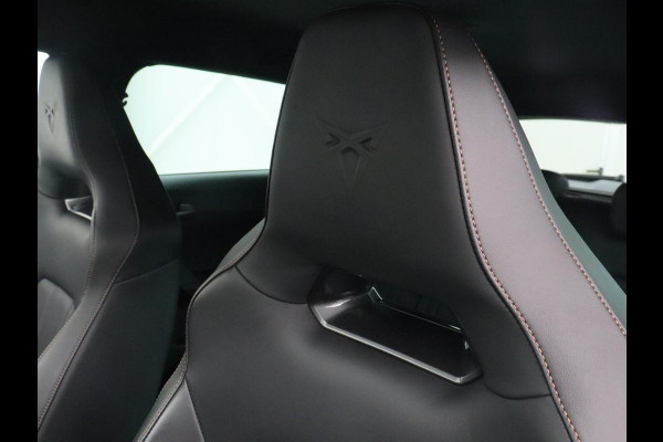 CUPRA Leon 1.4 eHybrid VZ | 245pk | Leder | Stoelverwarming | Camera | Carplay | Memory | Sfeerverlichting | Navigatie | Adaptive cruise | Keyless | Sportstoelen | Full LED | 19'' | PHEV | Plug In