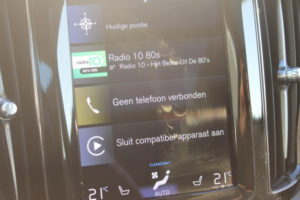 Volvo XC60 B5 250PK Automaat Momentum Exclusive Harman Kardon audio / Panormaisch schuif-kanteldak / Elektrisch met geheugen verstelbare voorstoelen