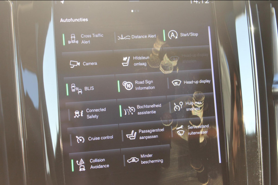 Volvo XC60 B5 250PK Automaat Momentum Exclusive Harman Kardon audio / Panormaisch schuif-kanteldak / Elektrisch met geheugen verstelbare voorstoelen