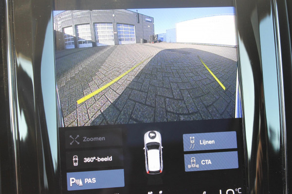 Volvo XC60 B5 250PK Automaat Momentum Exclusive Harman Kardon audio / Panormaisch schuif-kanteldak / Elektrisch met geheugen verstelbare voorstoelen