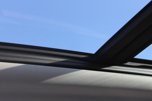 Volvo XC60 B5 250PK Automaat Momentum Exclusive Harman Kardon audio / Panormaisch schuif-kanteldak / Elektrisch met geheugen verstelbare voorstoelen