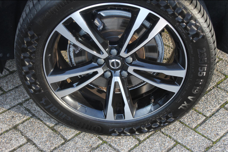 Volvo XC60 B5 250PK Automaat Momentum Exclusive Harman Kardon audio / Panormaisch schuif-kanteldak / Elektrisch met geheugen verstelbare voorstoelen