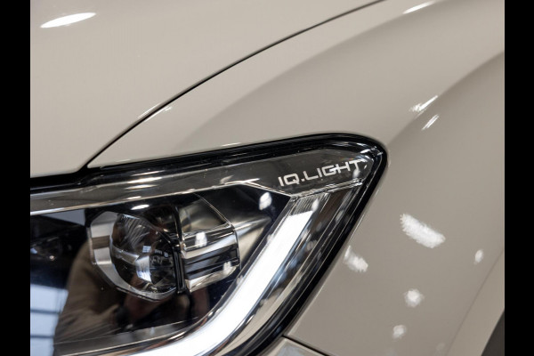 Volkswagen T-Roc 1.5 TSI R-Line Edition / 150pk / Panorama dak / Beats / Stoel en stuur verwarming /