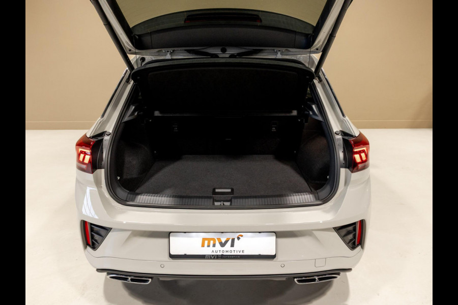 Volkswagen T-Roc 1.5 TSI R-Line Edition / 150pk / Panorama dak / Beats / Stoel en stuur verwarming /