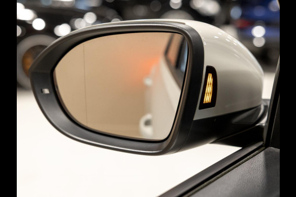 Volkswagen T-Roc 1.5 TSI R-Line Edition / 150pk / Panorama dak / Beats / Stoel en stuur verwarming /