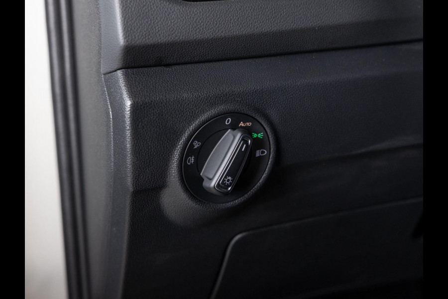 Volkswagen T-Roc 1.5 TSI R-Line Edition / 150pk / Panorama dak / Beats / Stoel en stuur verwarming /