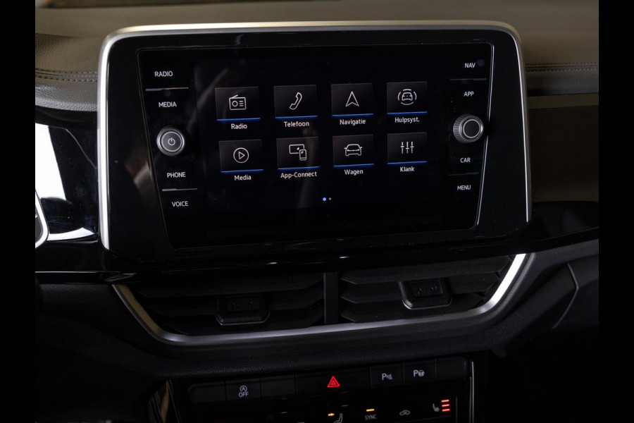 Volkswagen T-Roc 1.5 TSI R-Line Edition / 150pk / Panorama dak / Beats / Stoel en stuur verwarming /
