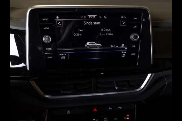 Volkswagen T-Roc 1.5 TSI R-Line Edition / 150pk / Panorama dak / Beats / Stoel en stuur verwarming /