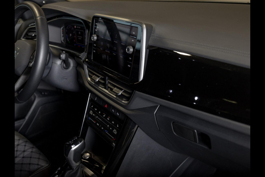 Volkswagen T-Roc 1.5 TSI R-Line Edition / 150pk / Panorama dak / Beats / Stoel en stuur verwarming /