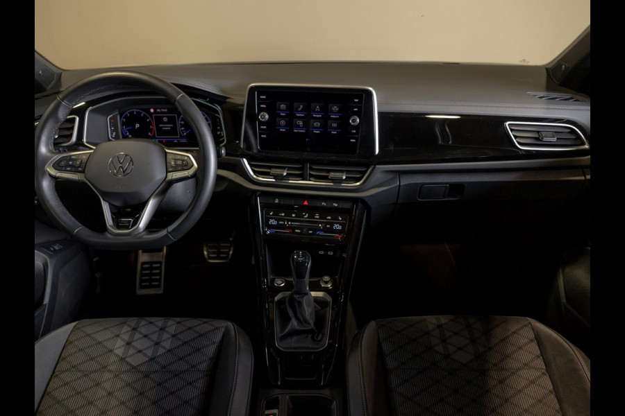 Volkswagen T-Roc 1.5 TSI R-Line Edition / 150pk / Panorama dak / Beats / Stoel en stuur verwarming /