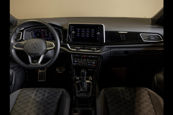 Volkswagen T-Roc 1.5 TSI R-Line Edition / 150pk / Panorama dak / Beats / Stoel en stuur verwarming /