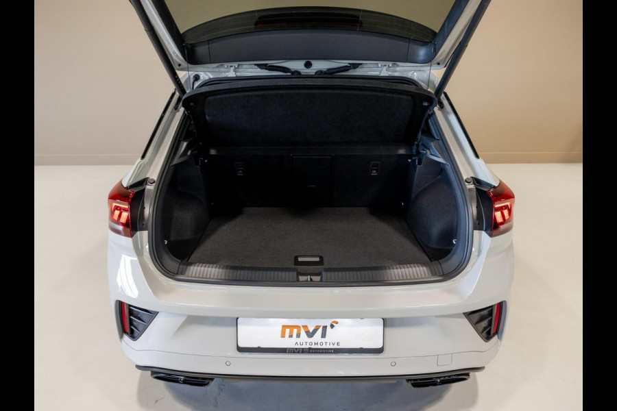 Volkswagen T-Roc 1.5 TSI R-Line Blackstyle / 150pk / Stoel en stuur verwarming / Achteruitrij camera / Keyless /