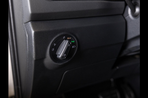 Volkswagen T-Roc 1.5 TSI R-Line Blackstyle / 150pk / Stoel en stuur verwarming / Achteruitrij camera / Keyless /