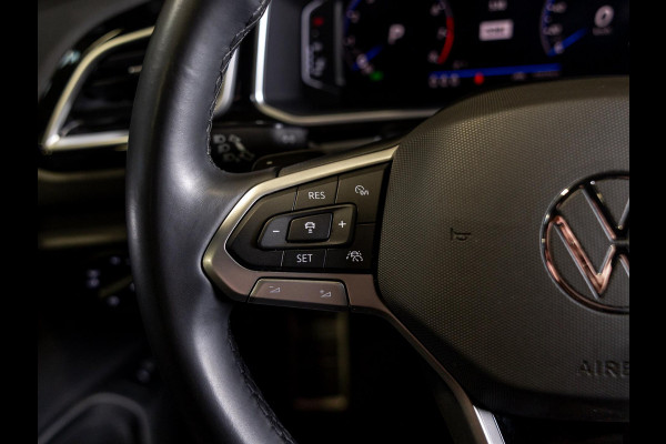 Volkswagen T-Roc 1.5 TSI R-Line Blackstyle / 150pk / Stoel en stuur verwarming / Achteruitrij camera / Keyless /