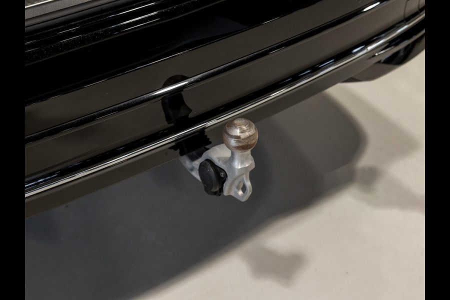 Volkswagen Passat Variant 1.5 eTSI Elegance Business / 150pk / Panorama dak / Trekhaak / Dodehoek / Stoel en stuur verwarming /