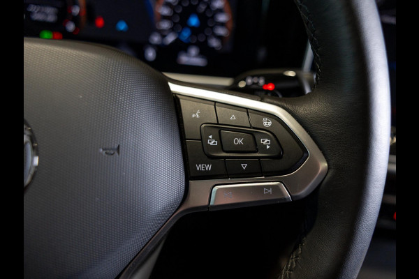 Volkswagen Passat Variant 1.5 eTSI Elegance Business / 150pk / Panorama dak / Trekhaak / Dodehoek / Stoel en stuur verwarming /