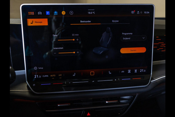 Volkswagen Passat Variant 1.5 eTSI Elegance Business / 150pk / Panorama dak / Trekhaak / Dodehoek / Stoel en stuur verwarming /