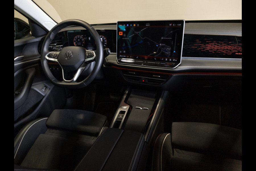 Volkswagen Passat Variant 1.5 eTSI Elegance Business / 150pk / Panorama dak / Trekhaak / Dodehoek / Stoel en stuur verwarming /