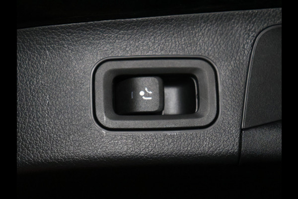 Mercedes-Benz GLA 250 e Business Solution Luxury Limited [TREKHAAK INKLAPBAAR, APPLE CARPLAY, ANDROID, STOELVERWARMING, CAMERA, VOL LEDER, CRUISE, CLIMATE, NIEUWSTAAT]