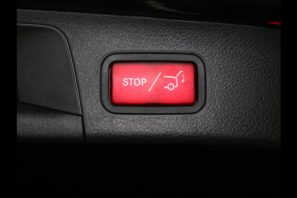 Mercedes-Benz GLA 250 e Business Solution Luxury Limited [TREKHAAK INKLAPBAAR, APPLE CARPLAY, ANDROID, STOELVERWARMING, CAMERA, VOL LEDER, CRUISE, CLIMATE, NIEUWSTAAT]