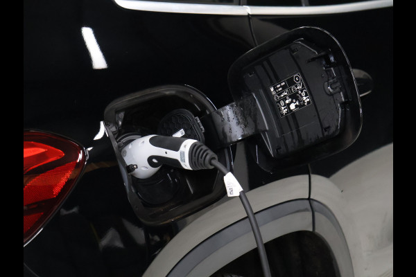 Mercedes-Benz GLA 250 e Business Solution Luxury Limited [TREKHAAK INKLAPBAAR, APPLE CARPLAY, ANDROID, STOELVERWARMING, CAMERA, VOL LEDER, CRUISE, CLIMATE, NIEUWSTAAT]