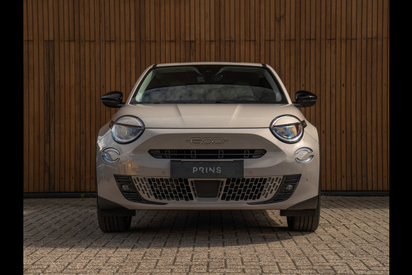 Fiat 600 1.2 Hybrid La Prima 145pk | Full option | CarPlay | Sabbia - Sand