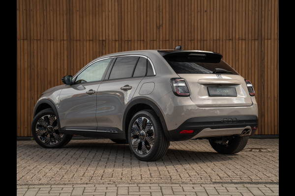 Fiat 600 1.2 Hybrid La Prima 145pk | Full option | CarPlay | Sabbia - Sand