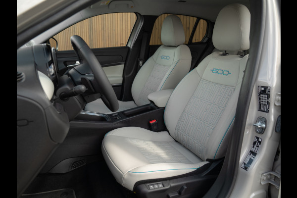 Fiat 600 1.2 Hybrid La Prima 145pk | Full option | CarPlay | Sabbia - Sand