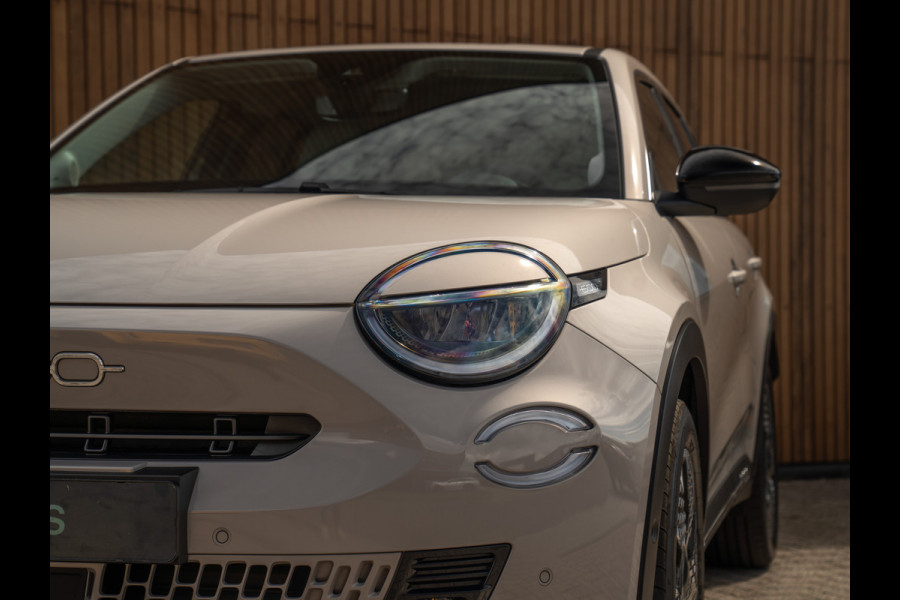 Fiat 600 1.2 Hybrid La Prima 145pk | Full option | CarPlay | Sabbia - Sand