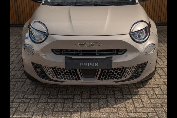 Fiat 600 1.2 Hybrid La Prima 145pk | Full option | CarPlay | Sabbia - Sand